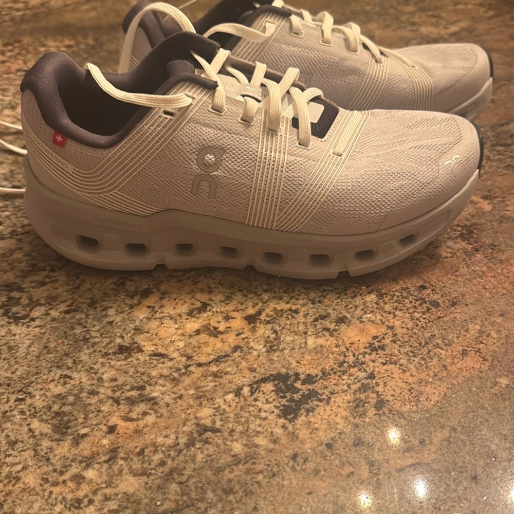 On Running women’s White Athletic Shoes